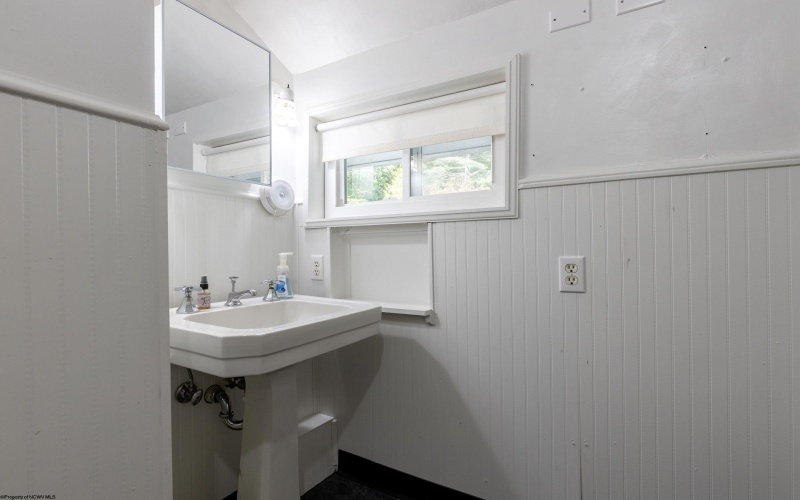 301 Marro Drive, Elkins, West Virginia 26241, 5 Bedrooms Bedrooms, 11 Rooms Rooms,3 BathroomsBathrooms,Single Family Detached,For Sale,Marro,10159714