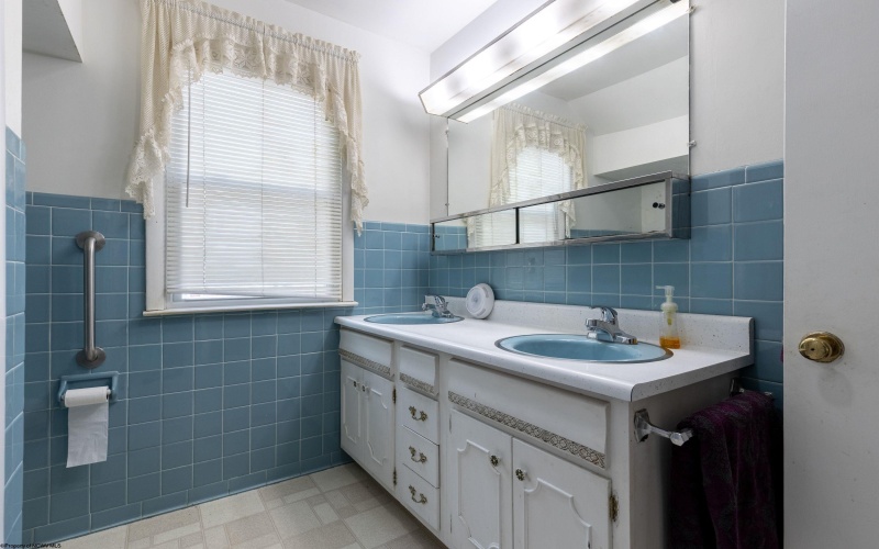 301 Marro Drive, Elkins, West Virginia 26241, 5 Bedrooms Bedrooms, 11 Rooms Rooms,3 BathroomsBathrooms,Single Family Detached,For Sale,Marro,10159714