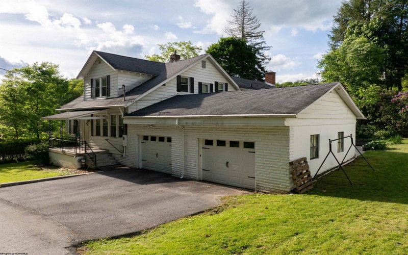 301 Marro Drive, Elkins, West Virginia 26241, 5 Bedrooms Bedrooms, 11 Rooms Rooms,3 BathroomsBathrooms,Single Family Detached,For Sale,Marro,10159714
