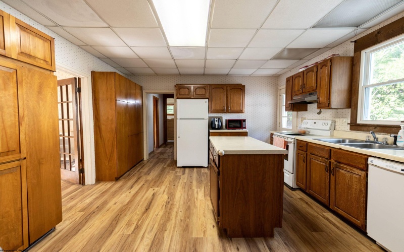 301 Marro Drive, Elkins, West Virginia 26241, 5 Bedrooms Bedrooms, 11 Rooms Rooms,3 BathroomsBathrooms,Single Family Detached,For Sale,Marro,10159714