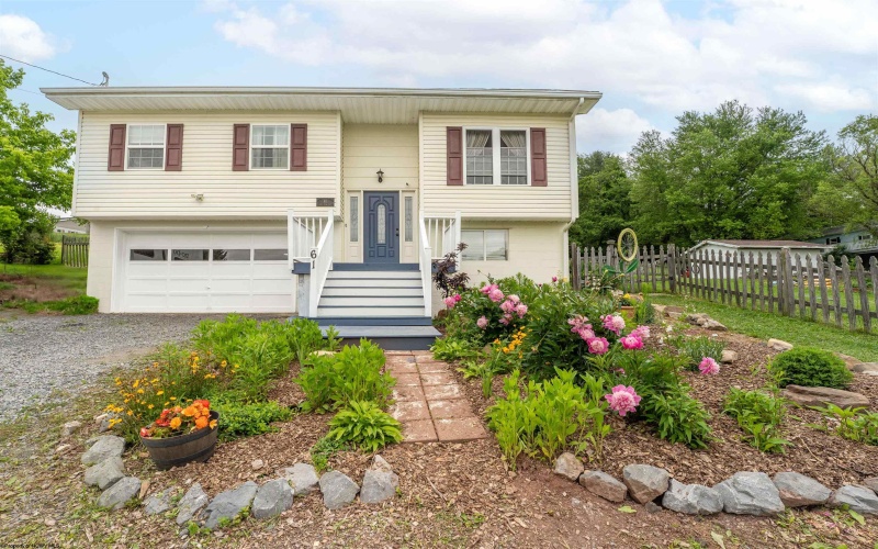 61 Price Hill Road, Morgantown, West Virginia 26501, 3 Bedrooms Bedrooms, 5 Rooms Rooms,2 BathroomsBathrooms,Single Family Detached,For Sale,Price Hill,10159731