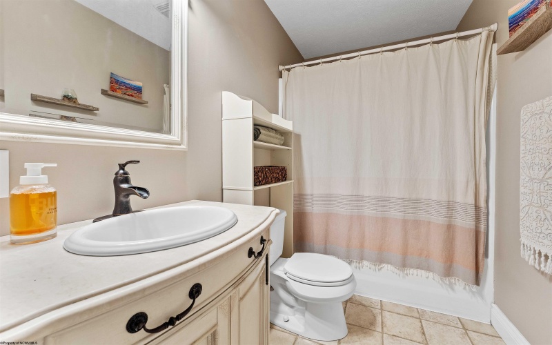 61 Price Hill Road, Morgantown, West Virginia 26501, 3 Bedrooms Bedrooms, 5 Rooms Rooms,2 BathroomsBathrooms,Single Family Detached,For Sale,Price Hill,10159731