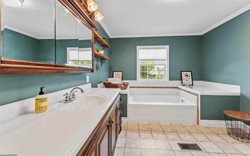 61 Price Hill Road, Morgantown, West Virginia 26501, 3 Bedrooms Bedrooms, 5 Rooms Rooms,2 BathroomsBathrooms,Single Family Detached,For Sale,Price Hill,10159731
