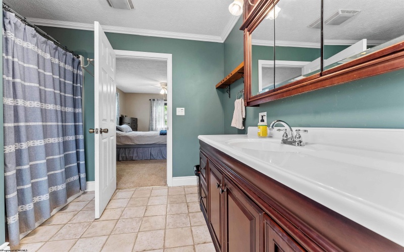 61 Price Hill Road, Morgantown, West Virginia 26501, 3 Bedrooms Bedrooms, 5 Rooms Rooms,2 BathroomsBathrooms,Single Family Detached,For Sale,Price Hill,10159731