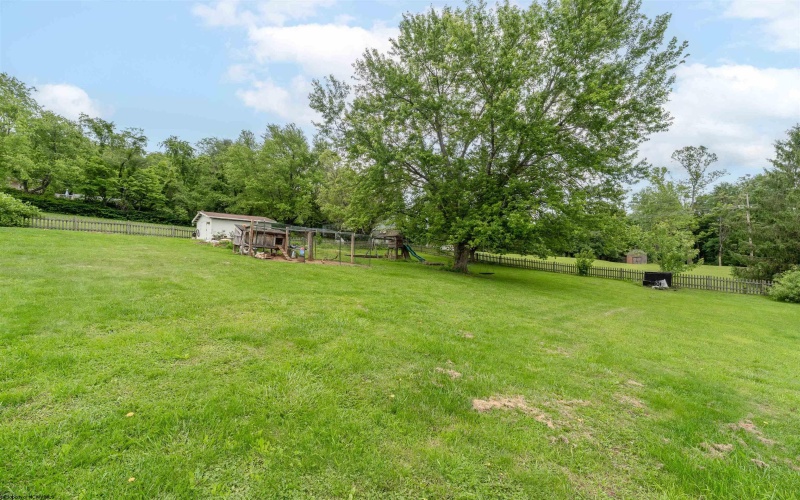 61 Price Hill Road, Morgantown, West Virginia 26501, 3 Bedrooms Bedrooms, 5 Rooms Rooms,2 BathroomsBathrooms,Single Family Detached,For Sale,Price Hill,10159731