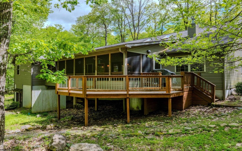390 Aster Circle, Terra Alta, West Virginia 26764, 4 Bedrooms Bedrooms, 8 Rooms Rooms,2 BathroomsBathrooms,Single Family Detached,For Sale,Aster,10159730