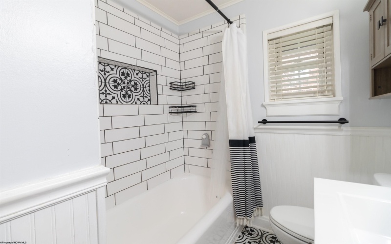 556 Main Street, Clarksburg, West Virginia 26301, 3 Bedrooms Bedrooms, 7 Rooms Rooms,1 BathroomBathrooms,Single Family Detached,For Sale,Main,10159742