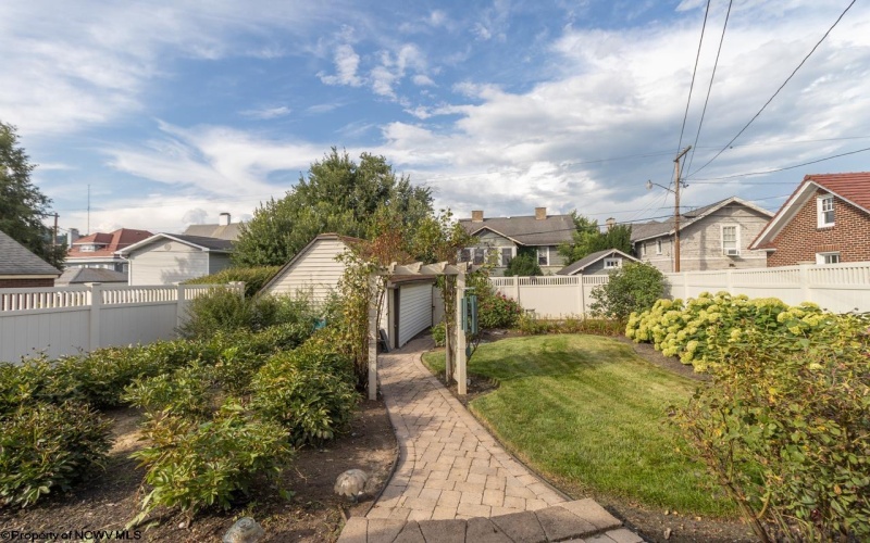 556 Main Street, Clarksburg, West Virginia 26301, 3 Bedrooms Bedrooms, 7 Rooms Rooms,1 BathroomBathrooms,Single Family Detached,For Sale,Main,10159742