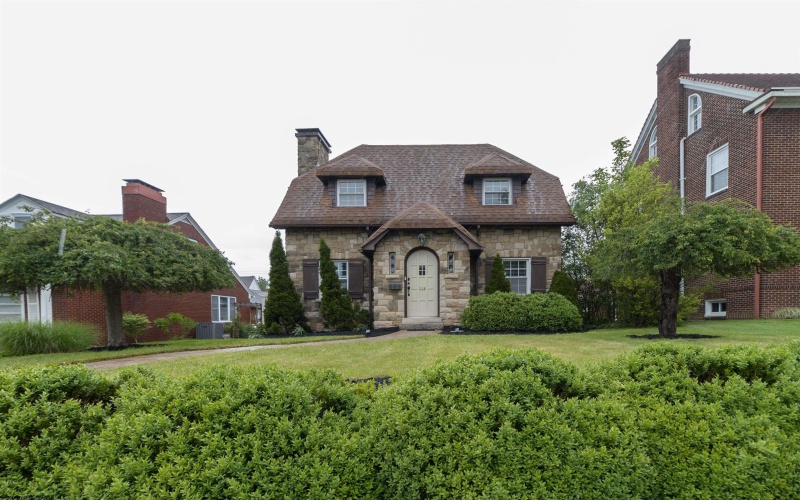 556 Main Street, Clarksburg, West Virginia 26301, 3 Bedrooms Bedrooms, 7 Rooms Rooms,1 BathroomBathrooms,Single Family Detached,For Sale,Main,10159742