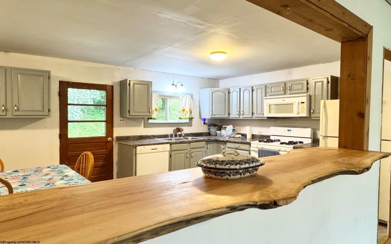 3097 Wateman Way, Fairmont, West Virginia 26554, 3 Bedrooms Bedrooms, 5 Rooms Rooms,1 BathroomBathrooms,Single Family Detached,For Sale,Wateman,10159640