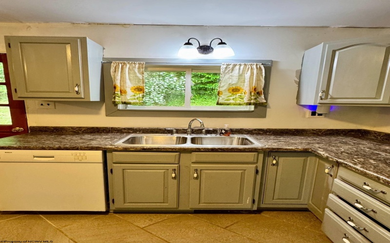 3097 Wateman Way, Fairmont, West Virginia 26554, 3 Bedrooms Bedrooms, 5 Rooms Rooms,1 BathroomBathrooms,Single Family Detached,For Sale,Wateman,10159640