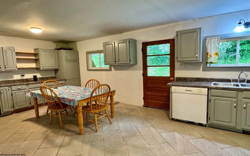 3097 Wateman Way, Fairmont, West Virginia 26554, 3 Bedrooms Bedrooms, 5 Rooms Rooms,1 BathroomBathrooms,Single Family Detached,For Sale,Wateman,10159640