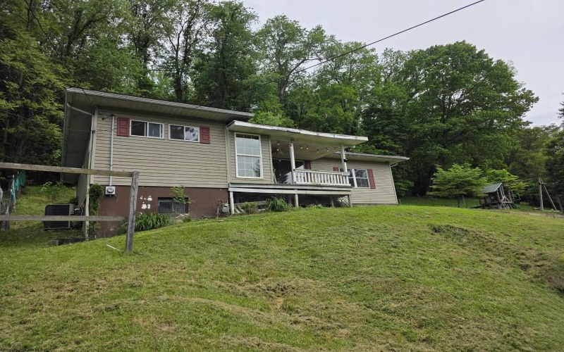 3097 Wateman Way, Fairmont, West Virginia 26554, 3 Bedrooms Bedrooms, 5 Rooms Rooms,1 BathroomBathrooms,Single Family Detached,For Sale,Wateman,10159640