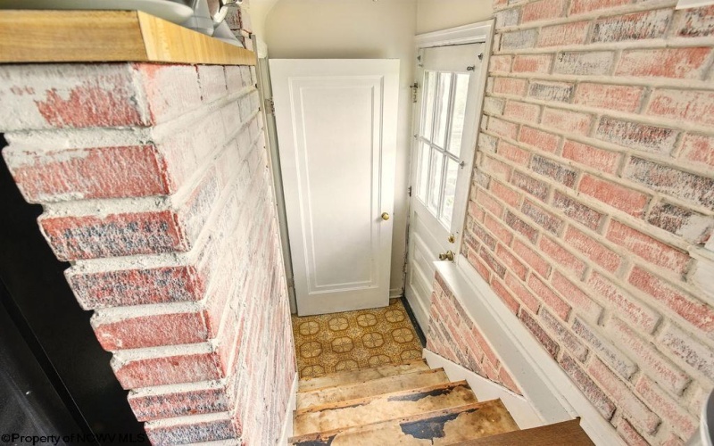 109 Temple Terrace, Clarksburg, West Virginia 26301, 3 Bedrooms Bedrooms, 10 Rooms Rooms,1 BathroomBathrooms,Single Family Detached,For Sale,Temple,10159744