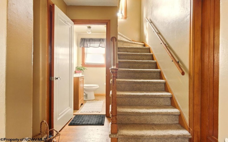 109 Temple Terrace, Clarksburg, West Virginia 26301, 3 Bedrooms Bedrooms, 10 Rooms Rooms,1 BathroomBathrooms,Single Family Detached,For Sale,Temple,10159744