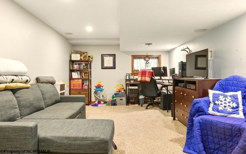 109 Temple Terrace, Clarksburg, West Virginia 26301, 3 Bedrooms Bedrooms, 10 Rooms Rooms,1 BathroomBathrooms,Single Family Detached,For Sale,Temple,10159744