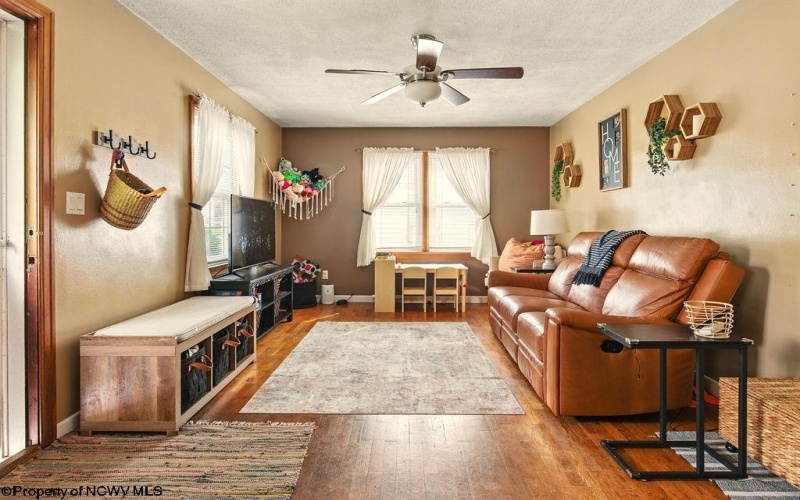 109 Temple Terrace, Clarksburg, West Virginia 26301, 3 Bedrooms Bedrooms, 10 Rooms Rooms,1 BathroomBathrooms,Single Family Detached,For Sale,Temple,10159744