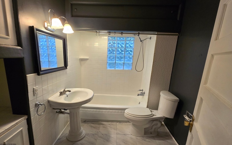 308 Virginia Avenue, Bridgeport, West Virginia 26330-9999, 2 Bedrooms Bedrooms, 6 Rooms Rooms,1 BathroomBathrooms,Single Family Detached,For Sale,Virginia,10159765
