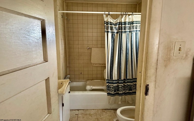 1209 Wolf Run Road, Hambleton, West Virginia 26269, ,Multi-unit/income,For Sale,Wolf Run,10159760