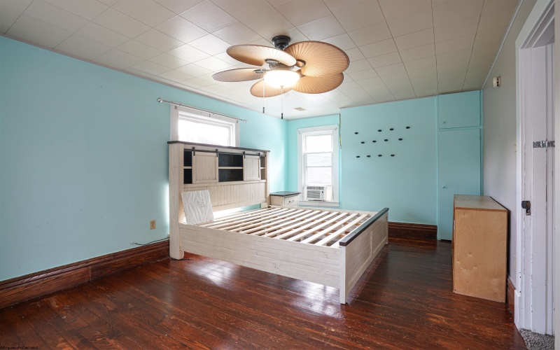 610 Ohio Avenue, Fairmont, West Virginia 26554, 3 Bedrooms Bedrooms, 8 Rooms Rooms,1 BathroomBathrooms,Single Family Detached,For Sale,Ohio,10159764