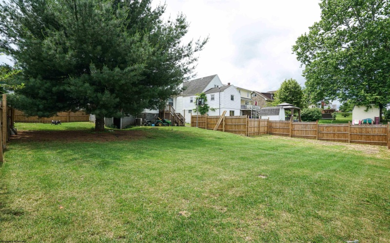 610 Ohio Avenue, Fairmont, West Virginia 26554, 3 Bedrooms Bedrooms, 8 Rooms Rooms,1 BathroomBathrooms,Single Family Detached,For Sale,Ohio,10159764