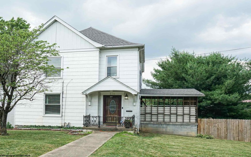 610 Ohio Avenue, Fairmont, West Virginia 26554, 3 Bedrooms Bedrooms, 8 Rooms Rooms,1 BathroomBathrooms,Single Family Detached,For Sale,Ohio,10159764