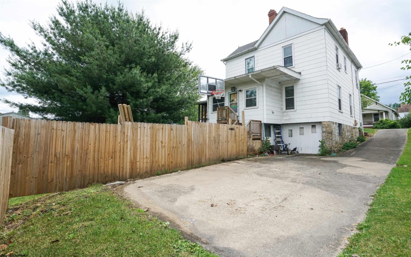 610 Ohio Avenue, Fairmont, West Virginia 26554, 3 Bedrooms Bedrooms, 8 Rooms Rooms,1 BathroomBathrooms,Single Family Detached,For Sale,Ohio,10159764