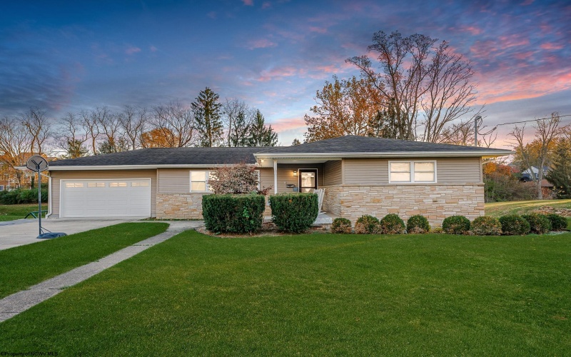 670 Killarney Drive, Morgantown, West Virginia 26505, 4 Bedrooms Bedrooms, 10 Rooms Rooms,4 BathroomsBathrooms,Residential Rentals,For Rent,Killarney,10159747
