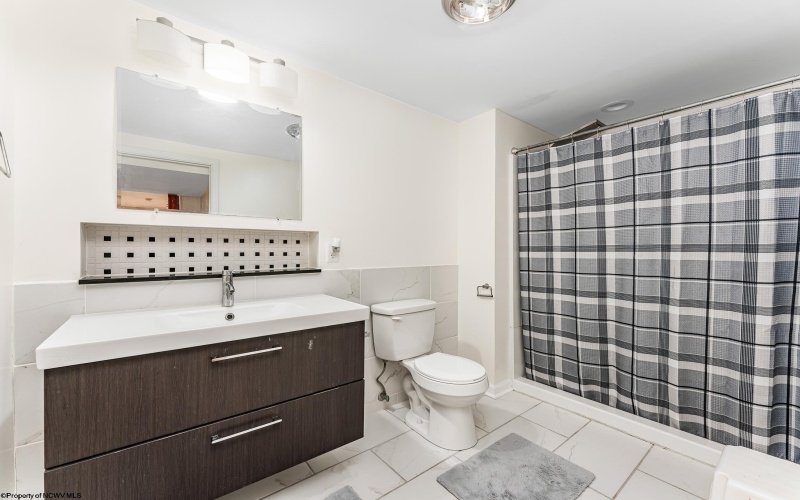 670 Killarney Drive, Morgantown, West Virginia 26505, 4 Bedrooms Bedrooms, 10 Rooms Rooms,4 BathroomsBathrooms,Residential Rentals,For Rent,Killarney,10159747