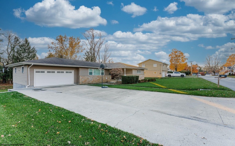 670 Killarney Drive, Morgantown, West Virginia 26505, 4 Bedrooms Bedrooms, 10 Rooms Rooms,4 BathroomsBathrooms,Residential Rentals,For Rent,Killarney,10159747