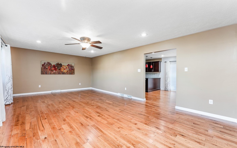 670 Killarney Drive, Morgantown, West Virginia 26505, 4 Bedrooms Bedrooms, 10 Rooms Rooms,4 BathroomsBathrooms,Residential Rentals,For Rent,Killarney,10159747