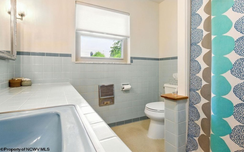 76 Marion Drive, Bridgeport, West Virginia 26330, 3 Bedrooms Bedrooms, 9 Rooms Rooms,2 BathroomsBathrooms,Single Family Detached,For Sale,Marion,10159759