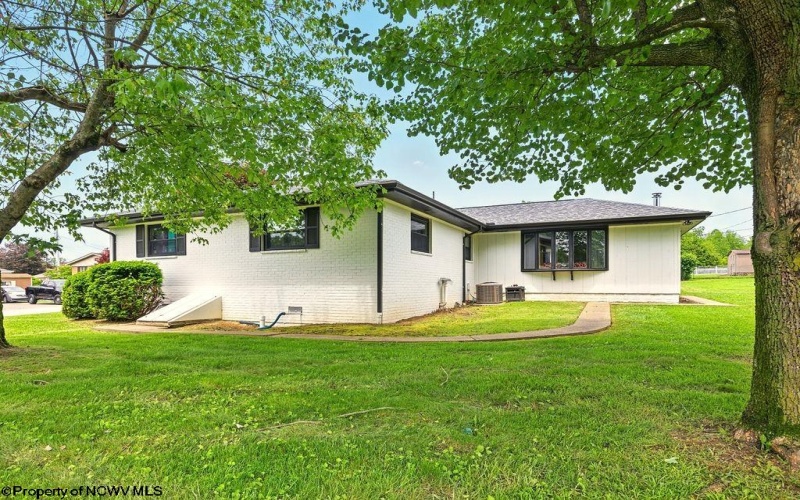 76 Marion Drive, Bridgeport, West Virginia 26330, 3 Bedrooms Bedrooms, 9 Rooms Rooms,2 BathroomsBathrooms,Single Family Detached,For Sale,Marion,10159759