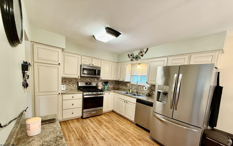 3 Arrowood Road, Bridgeport, West Virginia 26330, 2 Bedrooms Bedrooms, 6 Rooms Rooms,1 BathroomBathrooms,Single Family Detached,For Sale,Arrowood,10159750