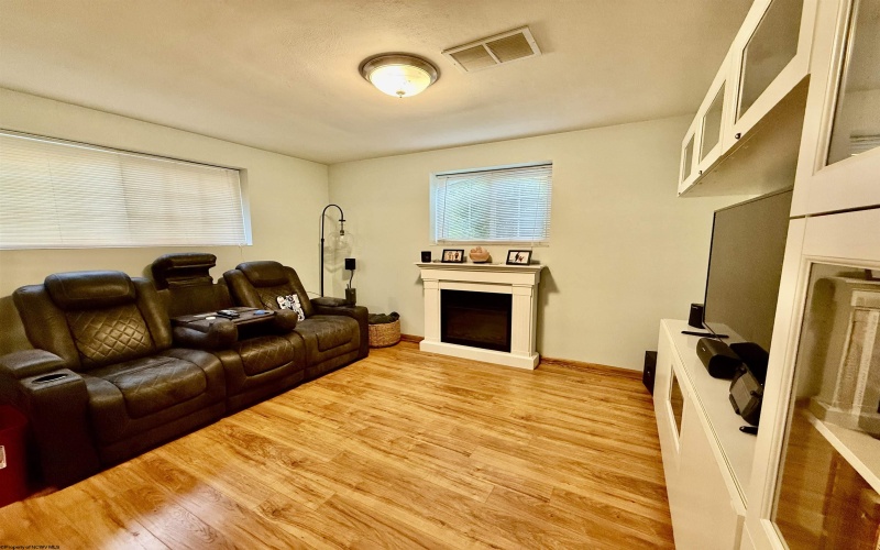 3 Arrowood Road, Bridgeport, West Virginia 26330, 2 Bedrooms Bedrooms, 6 Rooms Rooms,1 BathroomBathrooms,Single Family Detached,For Sale,Arrowood,10159750