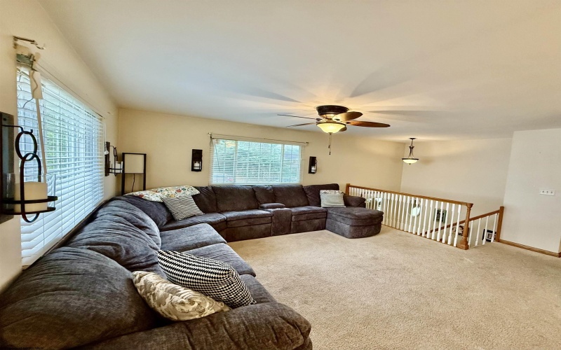 3 Arrowood Road, Bridgeport, West Virginia 26330, 2 Bedrooms Bedrooms, 6 Rooms Rooms,1 BathroomBathrooms,Single Family Detached,For Sale,Arrowood,10159750