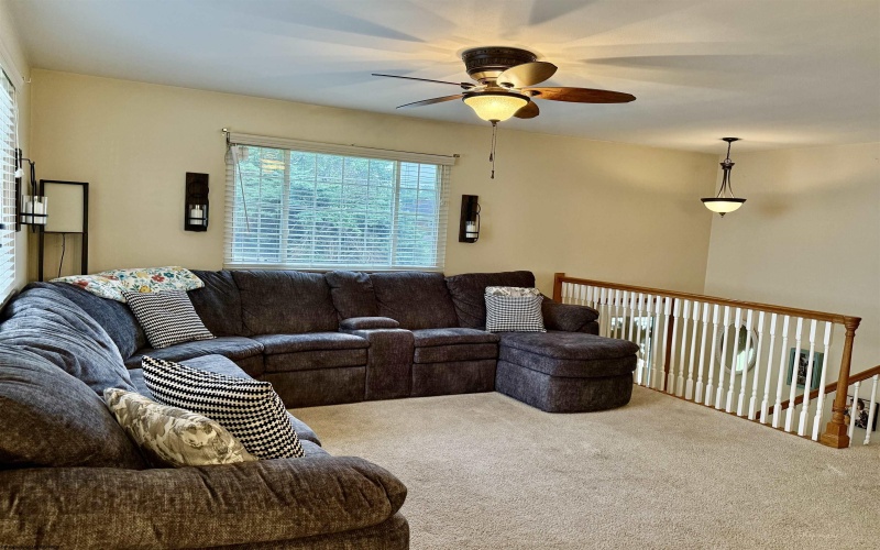 3 Arrowood Road, Bridgeport, West Virginia 26330, 2 Bedrooms Bedrooms, 6 Rooms Rooms,1 BathroomBathrooms,Single Family Detached,For Sale,Arrowood,10159750