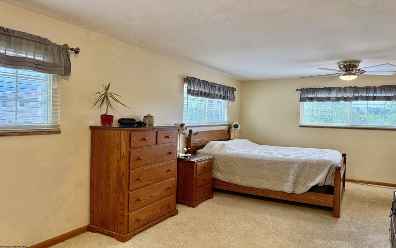 3 Arrowood Road, Bridgeport, West Virginia 26330, 2 Bedrooms Bedrooms, 6 Rooms Rooms,1 BathroomBathrooms,Single Family Detached,For Sale,Arrowood,10159750