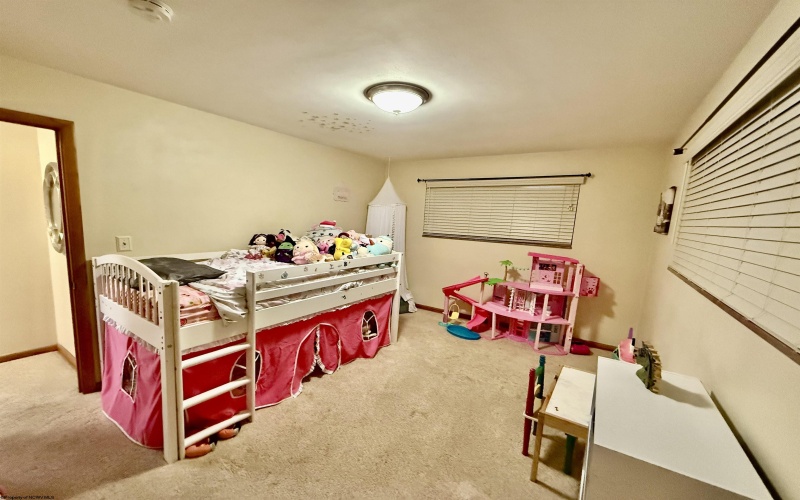 3 Arrowood Road, Bridgeport, West Virginia 26330, 2 Bedrooms Bedrooms, 6 Rooms Rooms,1 BathroomBathrooms,Single Family Detached,For Sale,Arrowood,10159750