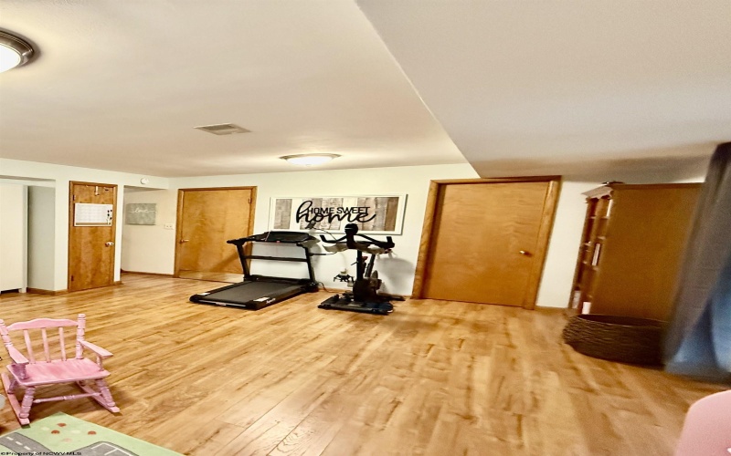 3 Arrowood Road, Bridgeport, West Virginia 26330, 2 Bedrooms Bedrooms, 6 Rooms Rooms,1 BathroomBathrooms,Single Family Detached,For Sale,Arrowood,10159750