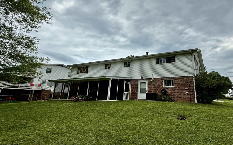 3 Arrowood Road, Bridgeport, West Virginia 26330, 2 Bedrooms Bedrooms, 6 Rooms Rooms,1 BathroomBathrooms,Single Family Detached,For Sale,Arrowood,10159750