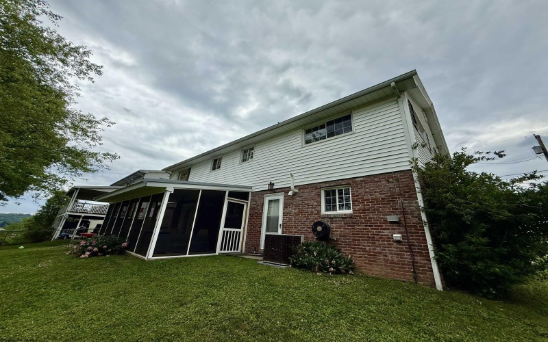 3 Arrowood Road, Bridgeport, West Virginia 26330, 2 Bedrooms Bedrooms, 6 Rooms Rooms,1 BathroomBathrooms,Single Family Detached,For Sale,Arrowood,10159750