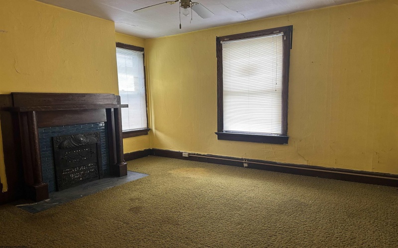 820 Field Street, Fairmont, West Virginia 26554, 5 Bedrooms Bedrooms, 8 Rooms Rooms,2 BathroomsBathrooms,Single Family Detached,For Sale,Field,10159755