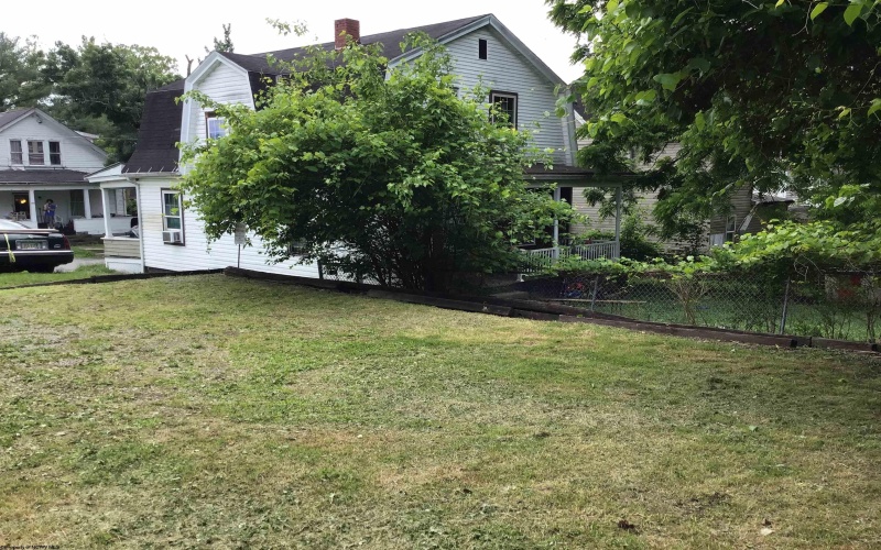 820 Field Street, Fairmont, West Virginia 26554, 5 Bedrooms Bedrooms, 8 Rooms Rooms,2 BathroomsBathrooms,Single Family Detached,For Sale,Field,10159755