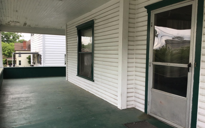 820 Field Street, Fairmont, West Virginia 26554, 5 Bedrooms Bedrooms, 8 Rooms Rooms,2 BathroomsBathrooms,Single Family Detached,For Sale,Field,10159755