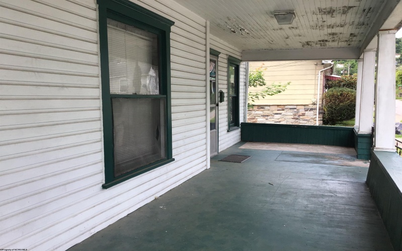820 Field Street, Fairmont, West Virginia 26554, 5 Bedrooms Bedrooms, 8 Rooms Rooms,2 BathroomsBathrooms,Single Family Detached,For Sale,Field,10159755