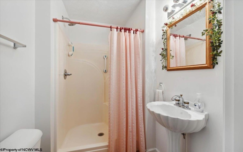 3431 Fairmont Road, Morgantown, West Virginia 26501, 2 Bedrooms Bedrooms, 7 Rooms Rooms,3 BathroomsBathrooms,Single Family Detached,For Sale,Fairmont,10158826