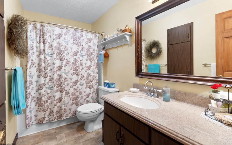 3701 Fairmont Road, Morgantown, West Virginia 26501, 3 Bedrooms Bedrooms, 5 Rooms Rooms,3 BathroomsBathrooms,Single Family Detached,For Sale,Fairmont,10159753