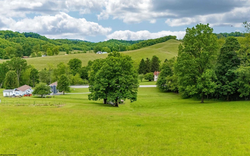 3701 Fairmont Road, Morgantown, West Virginia 26501, 3 Bedrooms Bedrooms, 5 Rooms Rooms,3 BathroomsBathrooms,Single Family Detached,For Sale,Fairmont,10159753