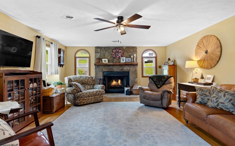 3701 Fairmont Road, Morgantown, West Virginia 26501, 3 Bedrooms Bedrooms, 5 Rooms Rooms,3 BathroomsBathrooms,Single Family Detached,For Sale,Fairmont,10159753